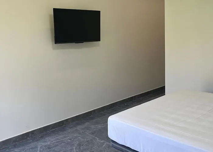 Amir 3* 푸엔히롤라