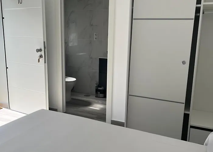 Amir 게스트하우스 3*