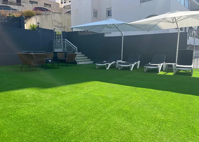 Amir 게스트하우스 3*